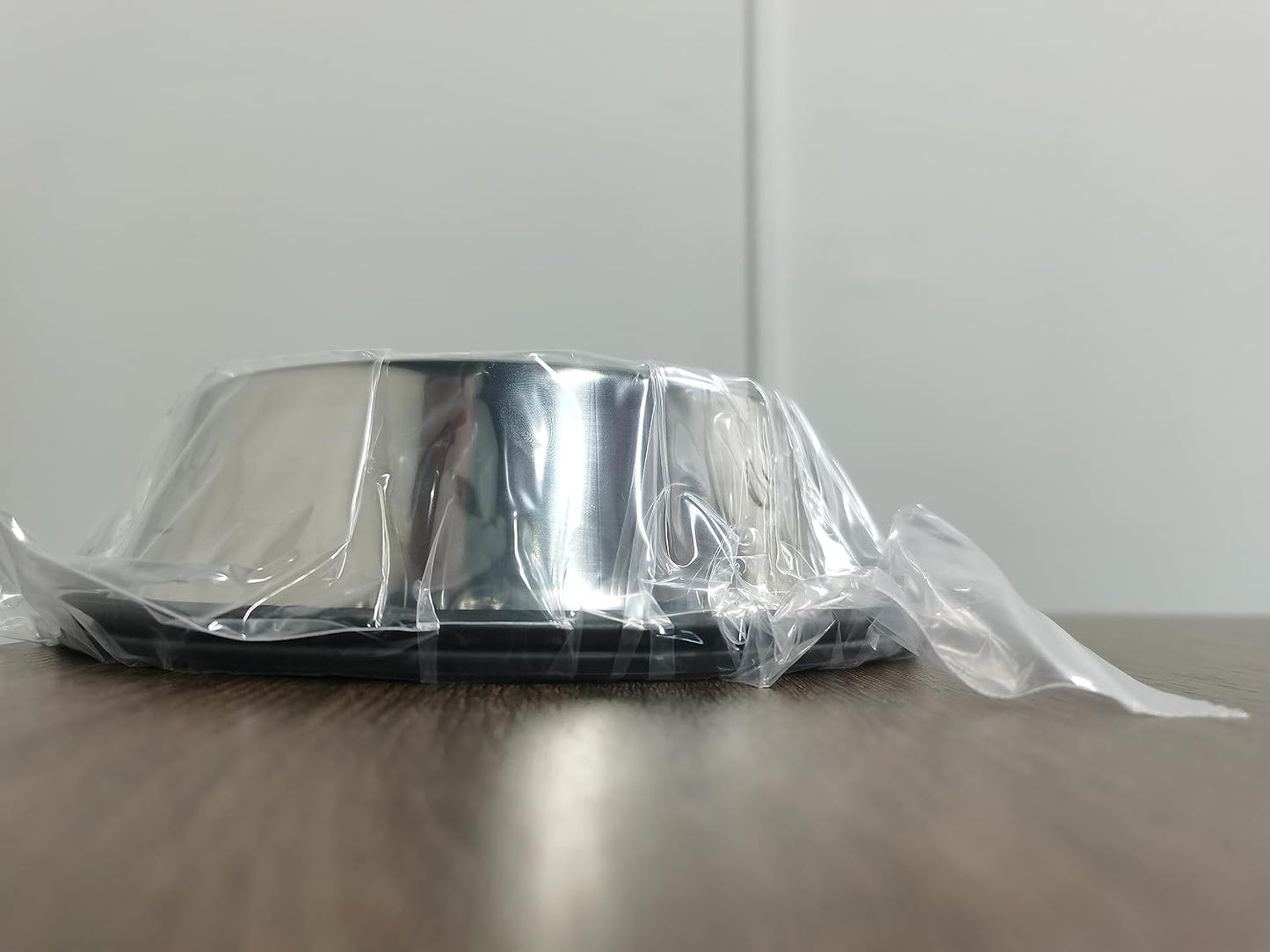 2 Stainless Steel Dog Bowls, Dog Feeding Dishes, Doggie Plate Food Bowls with Rubber Base, Small and Medium Pet Feeder for Food and Water (M-16.6Oz)