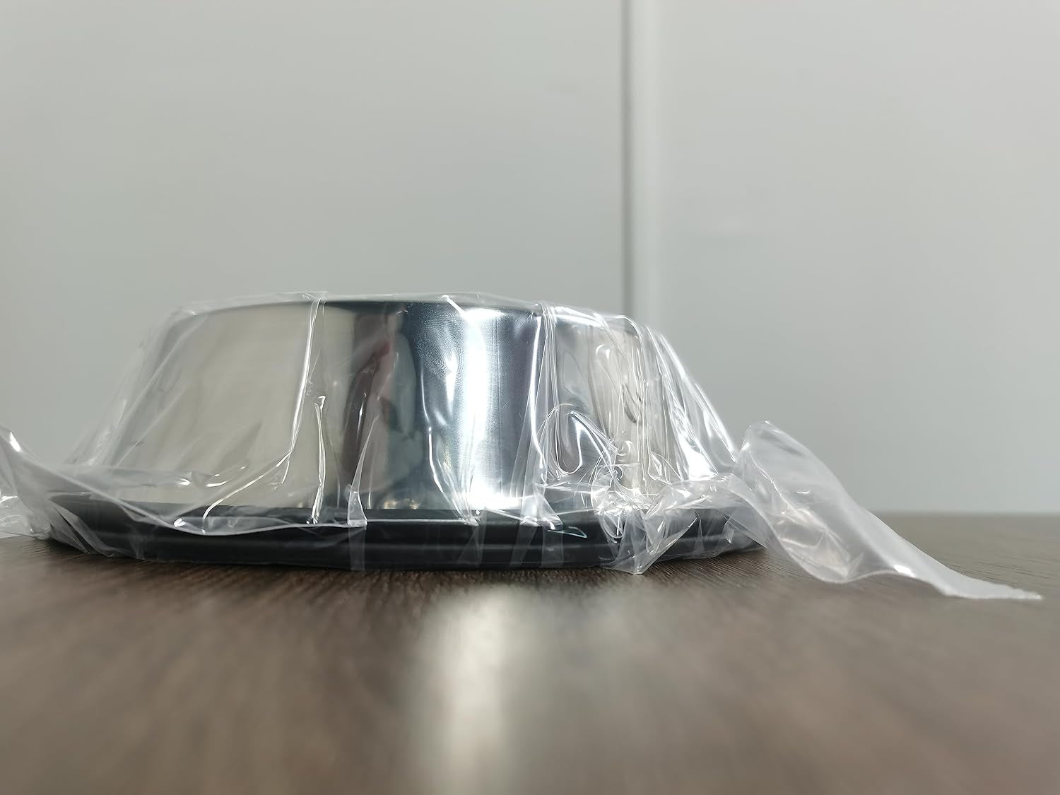 2 Stainless Steel Dog Bowls, Dog Feeding Dishes, Doggie Plate Food Bowls with Rubber Base, Small and Medium Pet Feeder for Food and Water (M-16.6Oz)